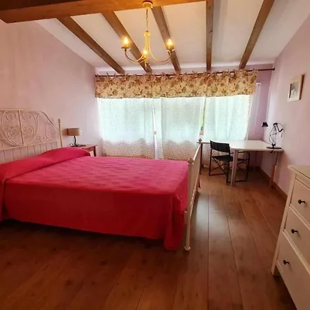 Casa Llaneshontoria Vakantiehuis *